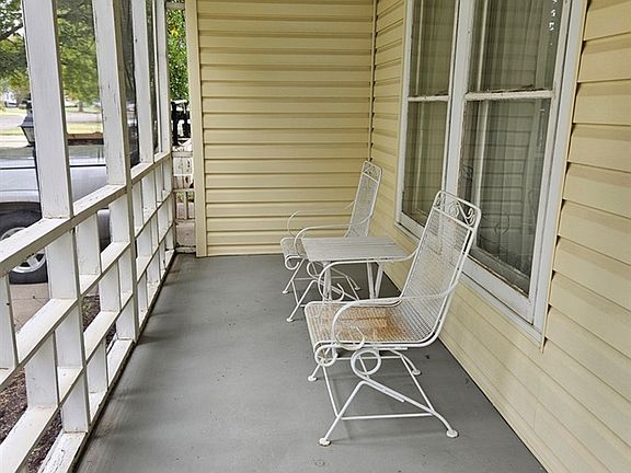 4th image of 425 E Claflin Ave