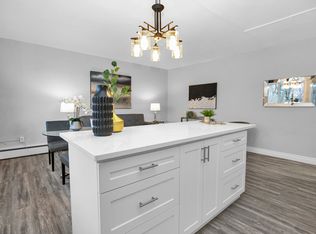 385 Melvin Ave #305, Hamilton, ON L8H 2K6