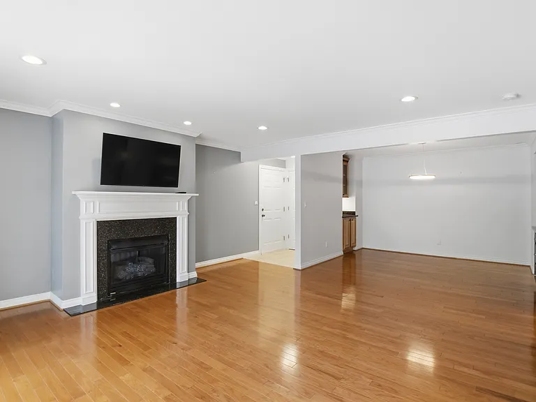 1115 N Old Woodward Ave #58 — Photo 4
