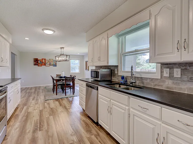 1116 Roosevelt Ave — Photo 35
