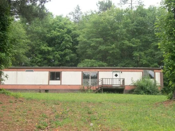 227 Garden Lake Dr, Carrollton, GA 30116