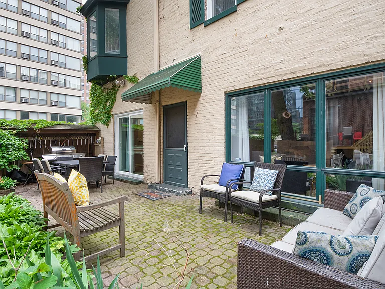 419 W Oakdale Ave #CH — Photo 16