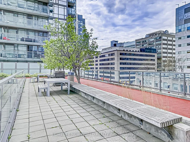 37 Grosvenor St #1701 — Photo 8