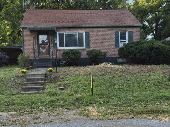 320 Hedrick Ave, Martinsburg, WV 25405