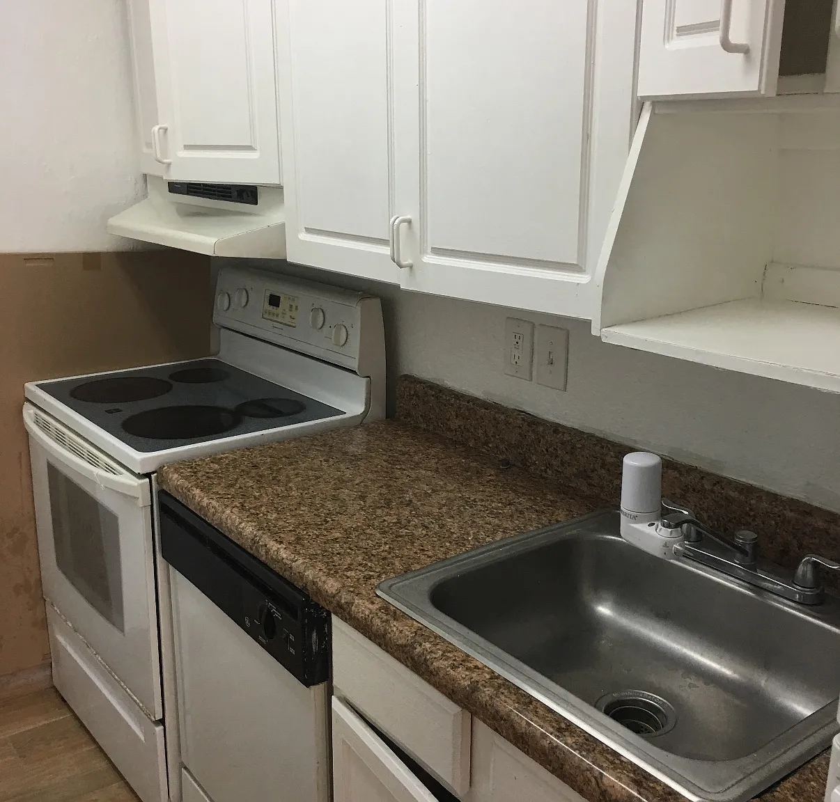 4 bed, 820 sqft, $1,650 — Photo 4