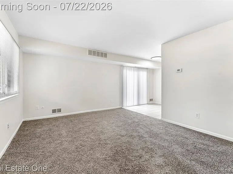 15588 Dupage Blvd — Photo 3