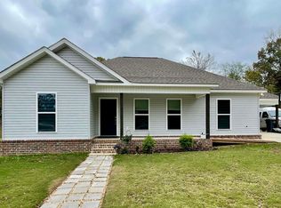 560 County Road 385, Killen, AL 35645