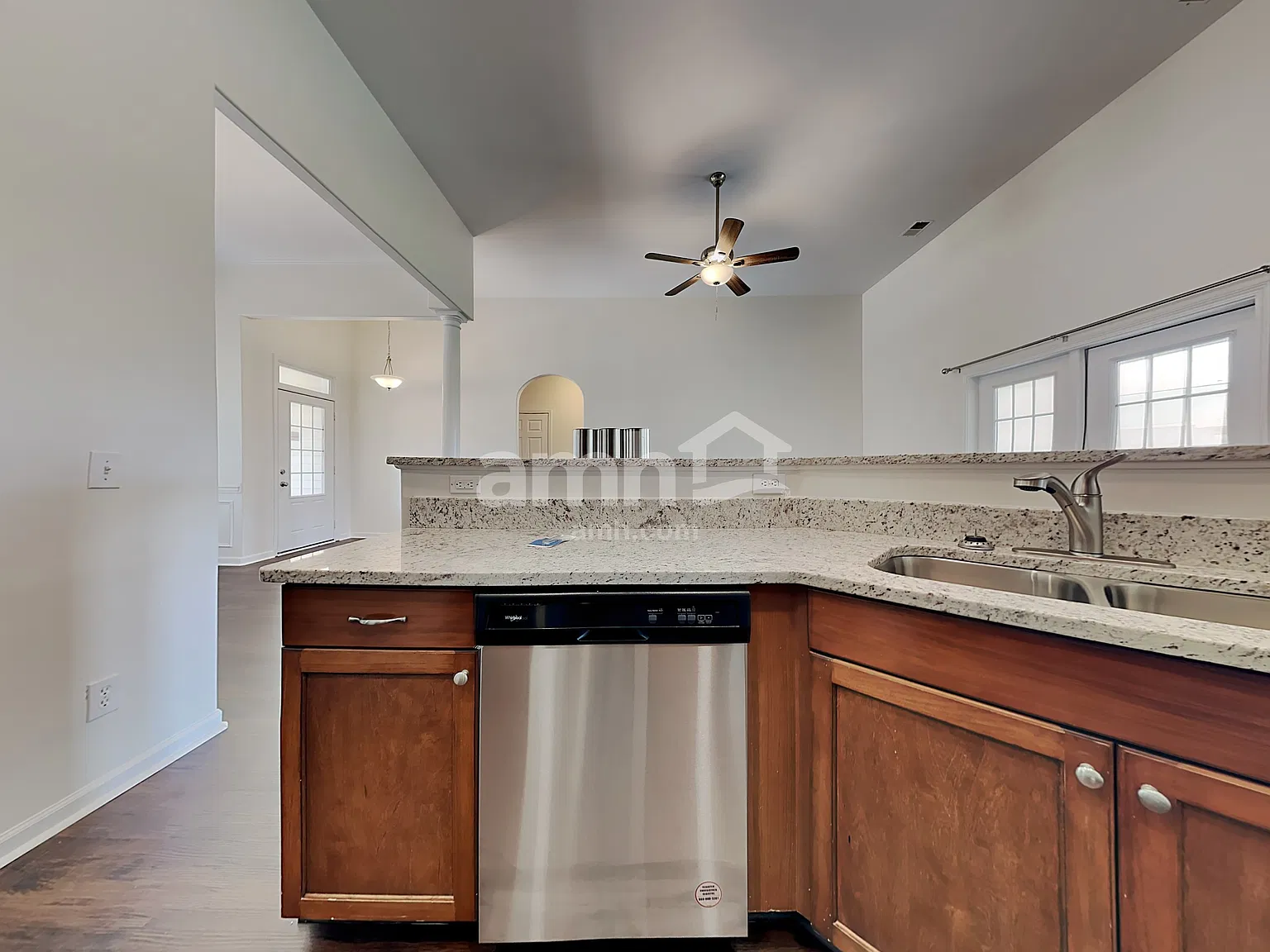 3 bed, 2.0 bath, 1603 sqft, $2,350 — Photo 4