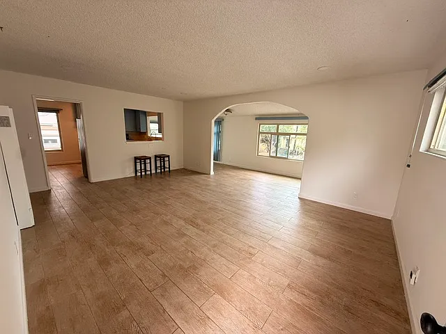518 N Francisca Ave — Photo 4