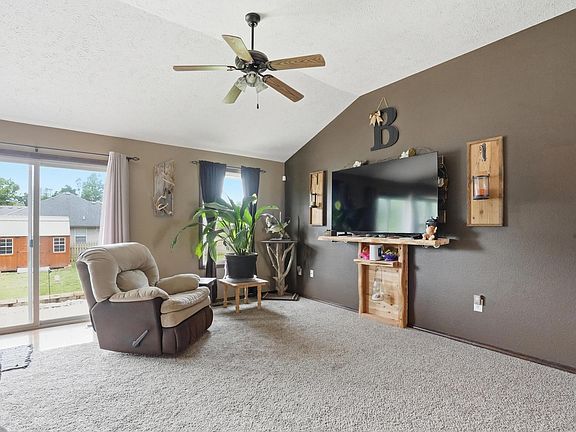 3rd image of 3262 E Bradford Street