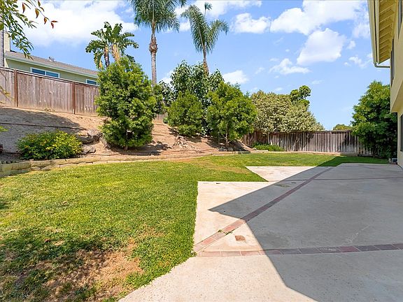 4th image of 24631 Paige Cir