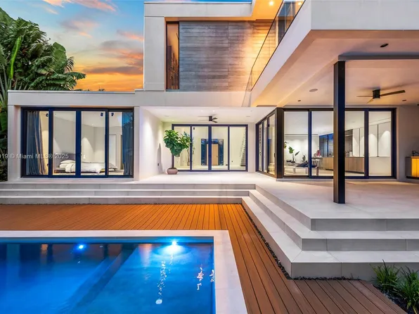 930 NE 74th St, Miami, FL 33138