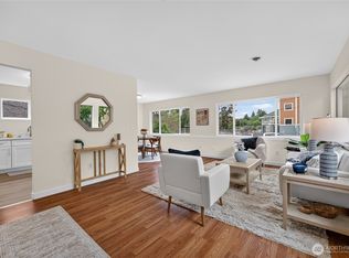 4042 5th Ave NE, Seattle, WA 98105