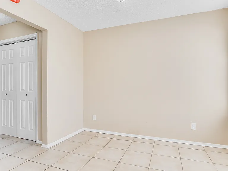 1050 Southmoor Ave — Photo 10