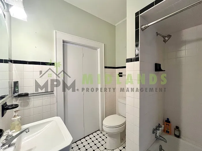 2417 Clark St — Photo 36