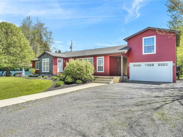 8225 Parkside Dr, Caneadea, NY 14717