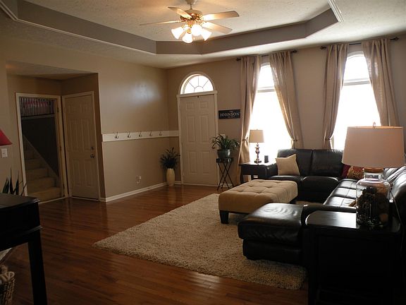 3rd image of 588 Bradford Dr