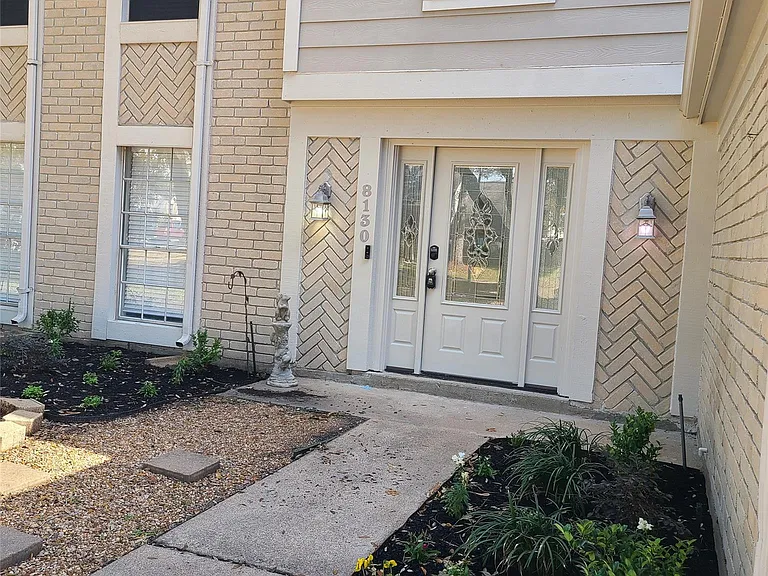8130 Sunny Ridge Dr — Photo 3