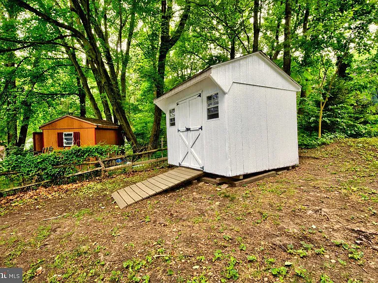 342 Sherry Ln — Photo 7