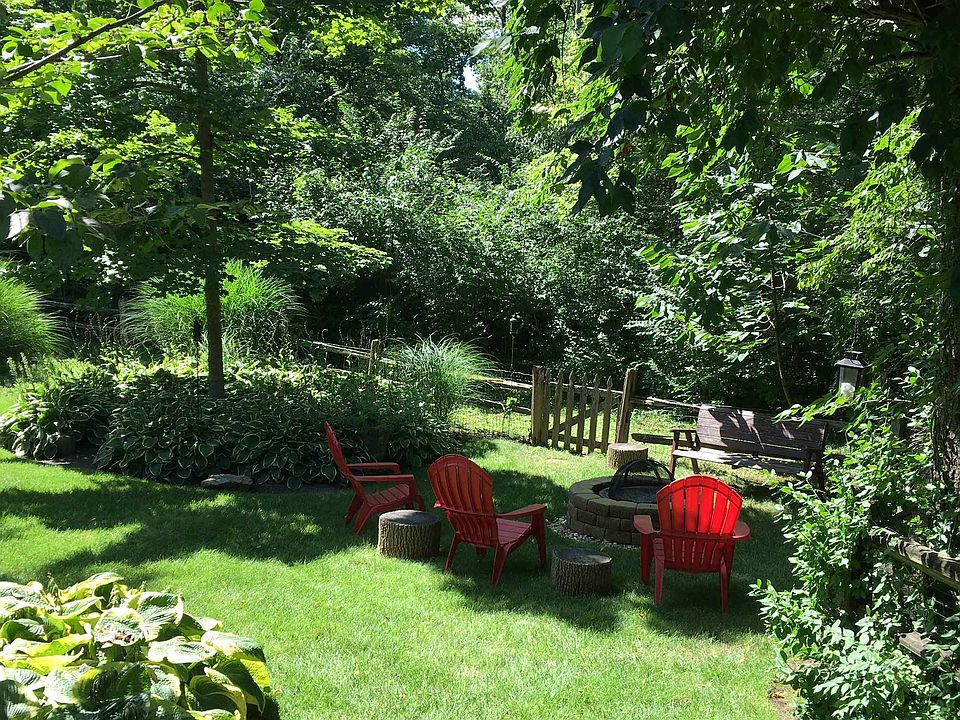 2nd image of 10185 Park Edge Dr