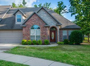 4007 N Zion Valley Dr, Fayetteville, AR 72703