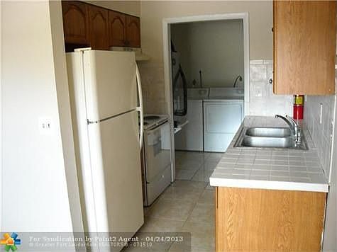 2nd image of 935 SW 16th St