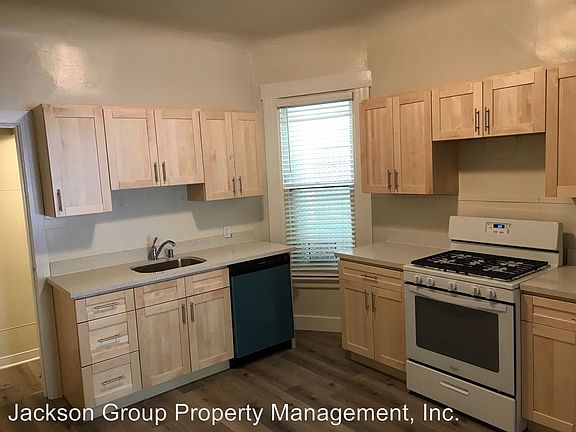 5th image of 140 Steiner St APT 1