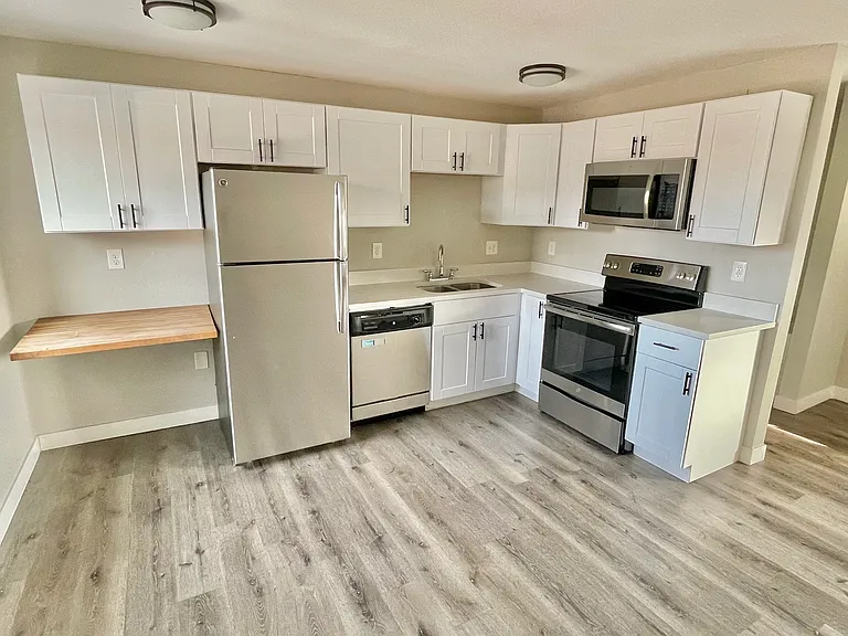 Unit 408 w/ views!
