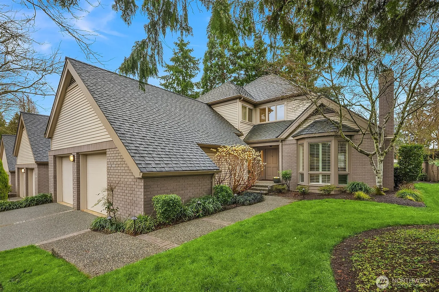 1716 Bellevue Way NE photo 1