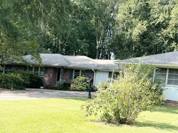 2338 Eastwood Dr, Snellville, GA 30078