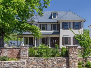 1909 Foxview Cir NW, Washington, DC 20007