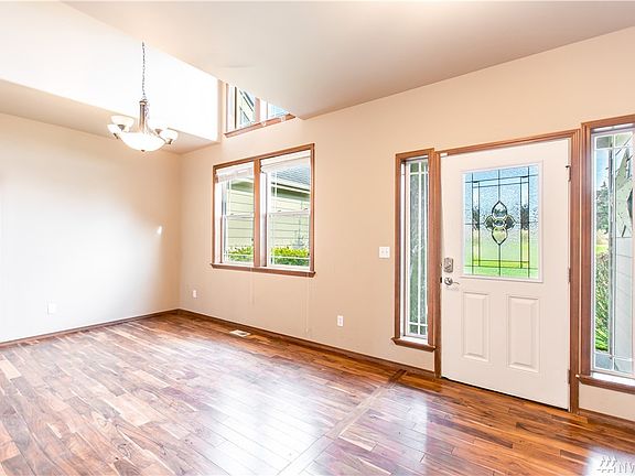 4th image of 14902 146th Ln SE