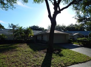 132 Southampton Pl S, Venice, FL 34293