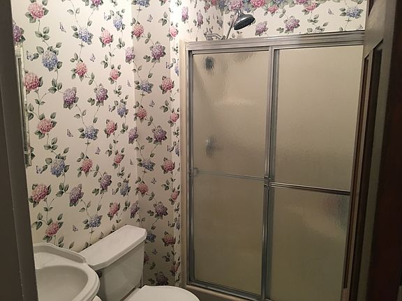 Downstairs 3/4 bath