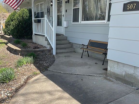 2nd image of 507 11th St N