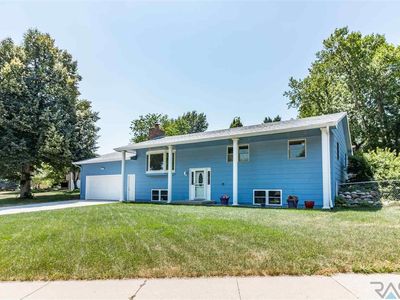 4301 S Briarwood Ave, Sioux Falls, SD, 57103