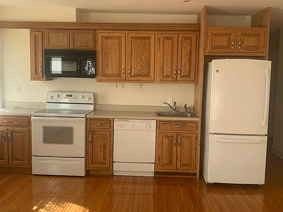 Kitchen with all applicances