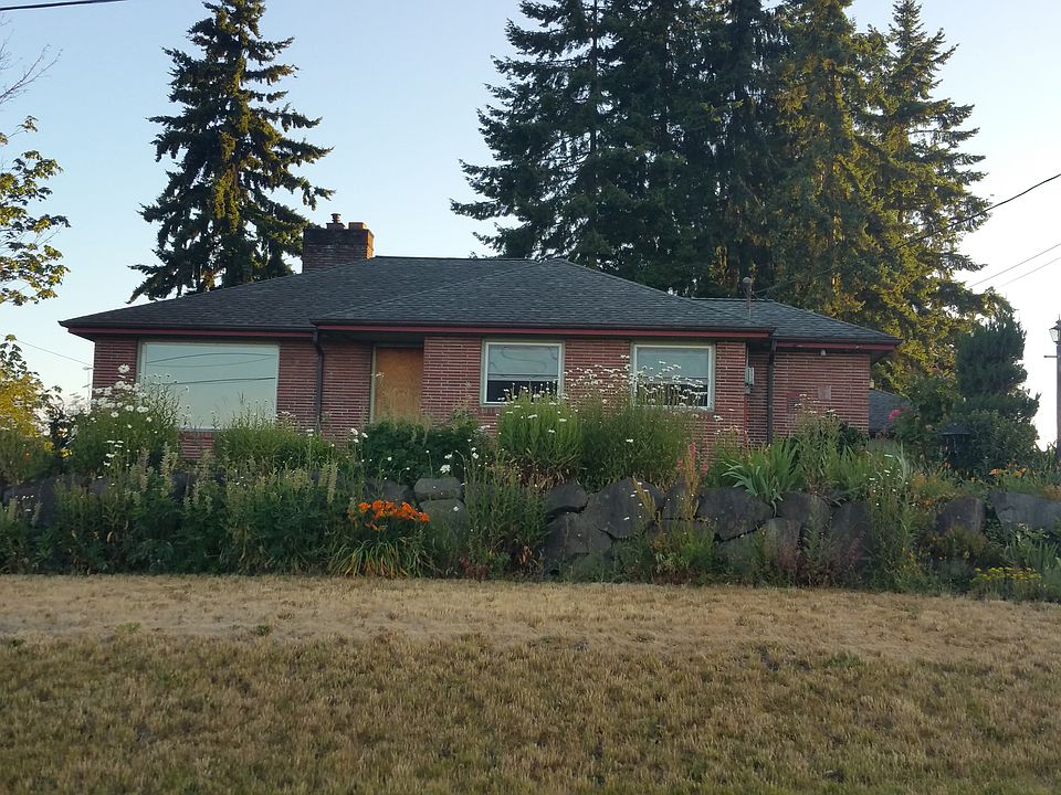 2nd image of 610 Hawthorne St