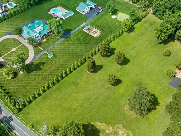 Washington Ave, La Plata, MD 20646