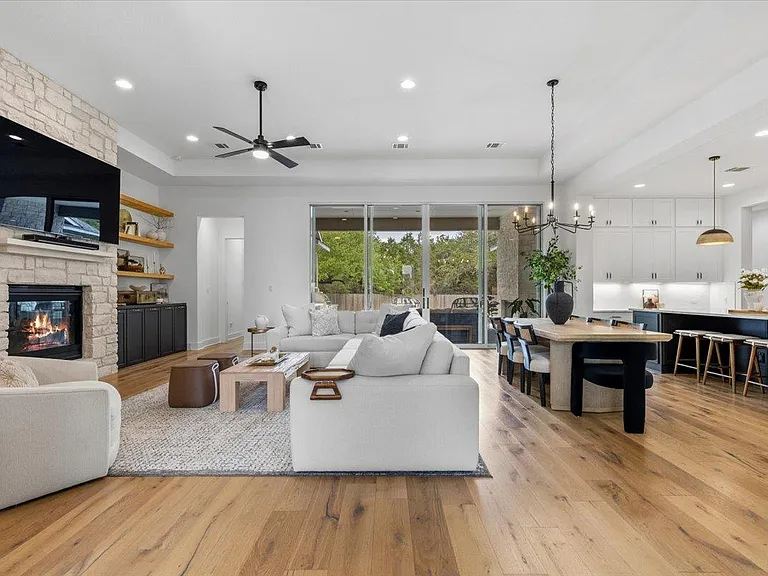 101 Onion Creek Ln — Photo 12