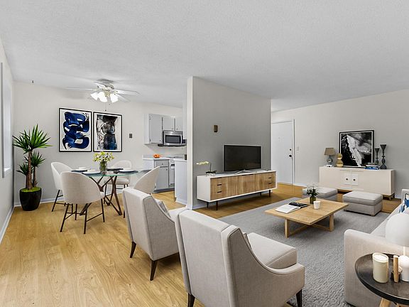 5th image of 10113 34th St W #105