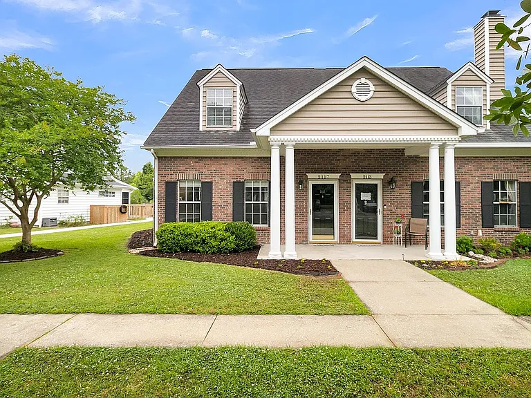 2117 Kings Gate Ln — Photo 31
