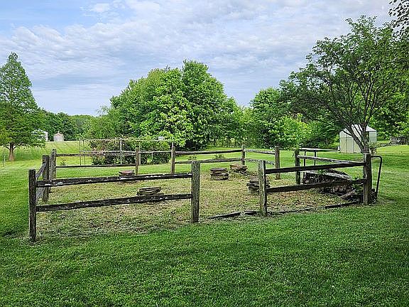 4th image of 15703 Old State Rd