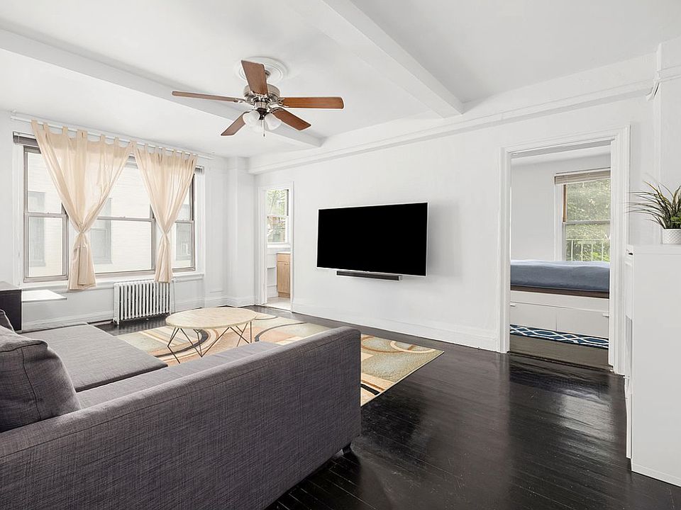 1st image of 325 W 45th St #312