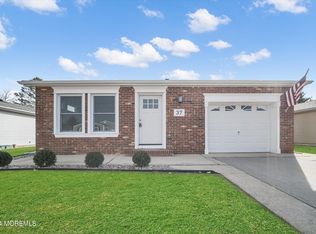 37 Pirogue St, Toms River, NJ 08757