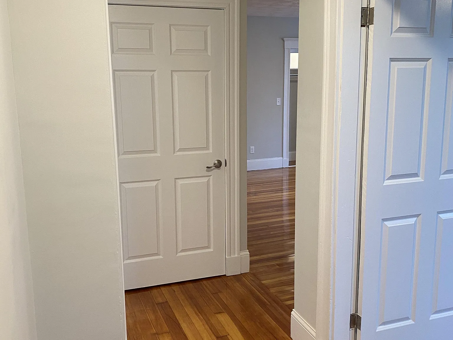 4 bed, $4,900 — Photo 1