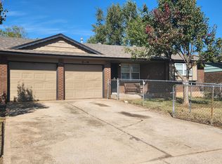 1445 N Norman Ave, Moore, OK 73160
