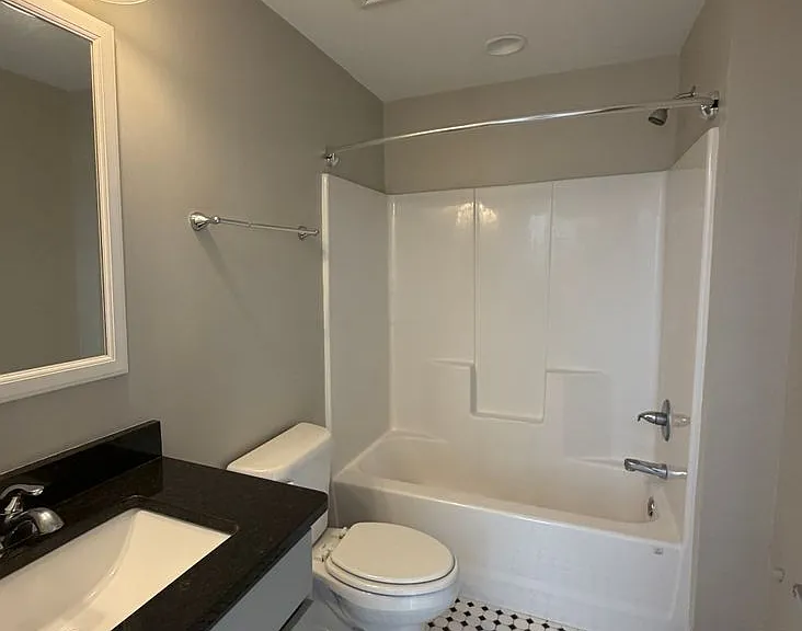 442 Main St — Photo 12