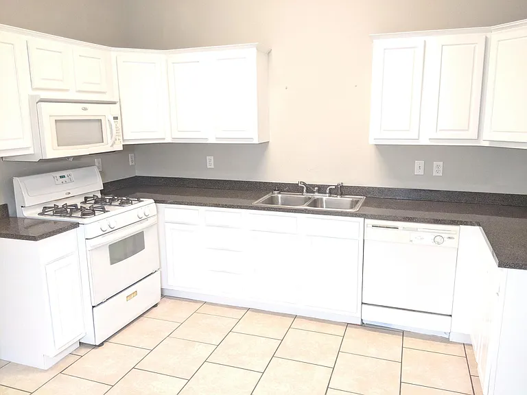 9701 SW 16th St — Photo 3
