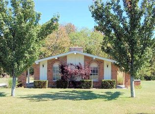 68 Comanche Dr, Lake Waynoka, OH 45171